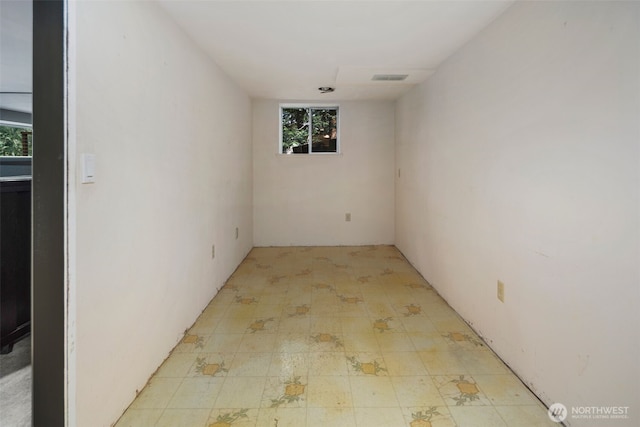 540 SW Fernwood St, Issaquah, WA 98027 - unfurnished room featuring healthy amount of natural light