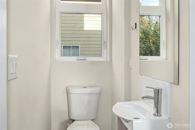 1400 N 95th St, Seattle, WA 98103 - half bathroom featuring toilet and a sink