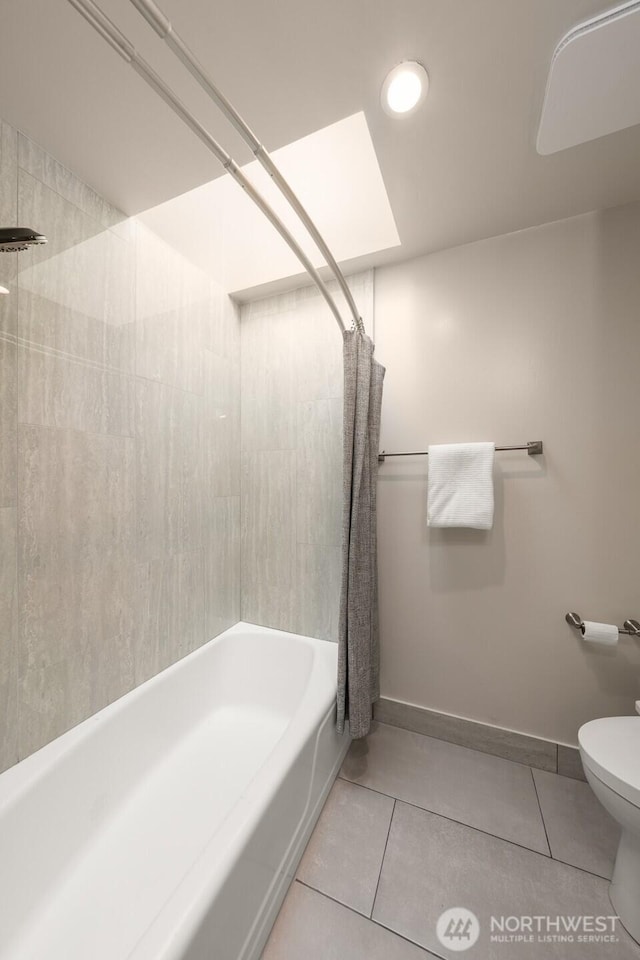 13445 SE 43rd St, Bellevue, WA 98006 - bathroom with tile patterned floors, baseboards, toilet, shower / tub combo with curtain, and recessed lighting