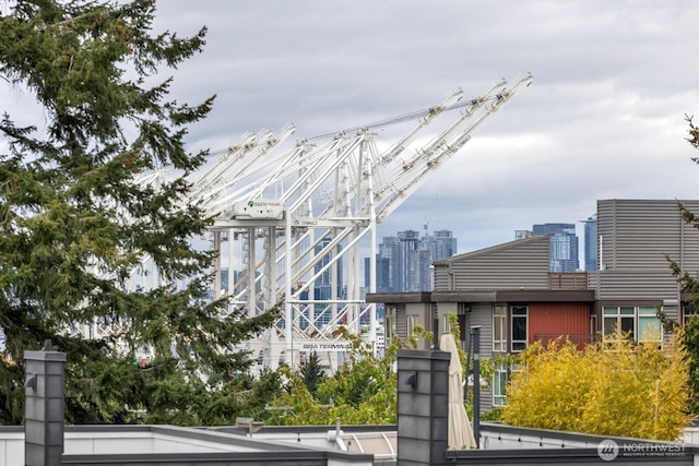 2612A SW Nevada St, Seattle, WA 98126 - view of property with a view of city