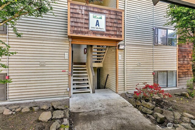 view of property entrance