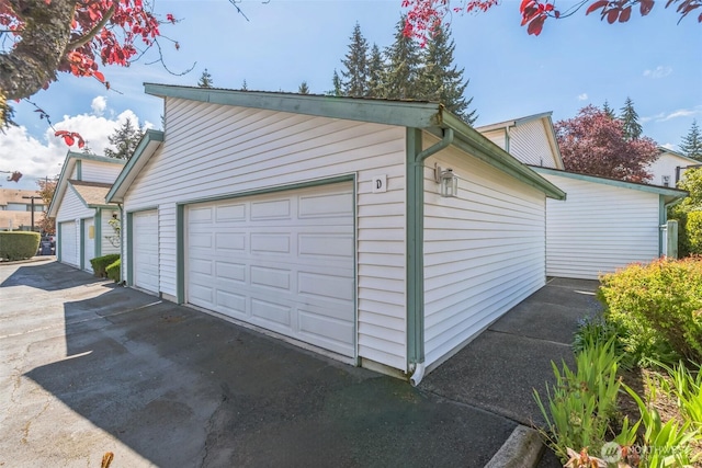 view of detached garage