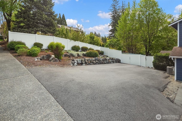 27627 NE 140th Pl, Duvall, WA 98019 - view of patio / terrace featuring central AC and fence private yard