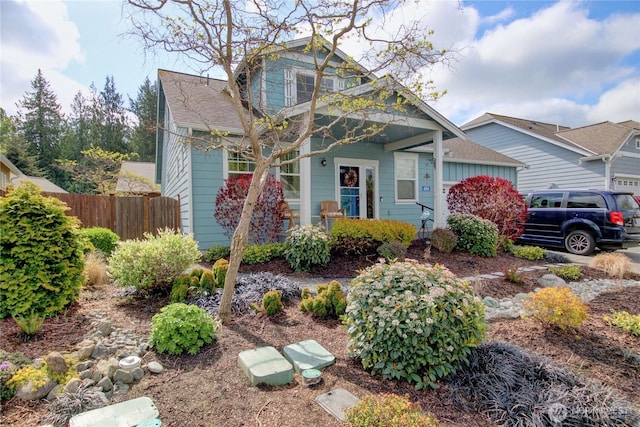 454 S 48th St, Mount Vernon, WA 98274 - view of front of house featuring fence
