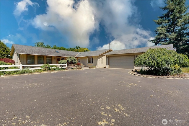 1557 Shelton Rd, Walla Walla, WA 99362 - ranch-style house featuring an attached garage and driveway