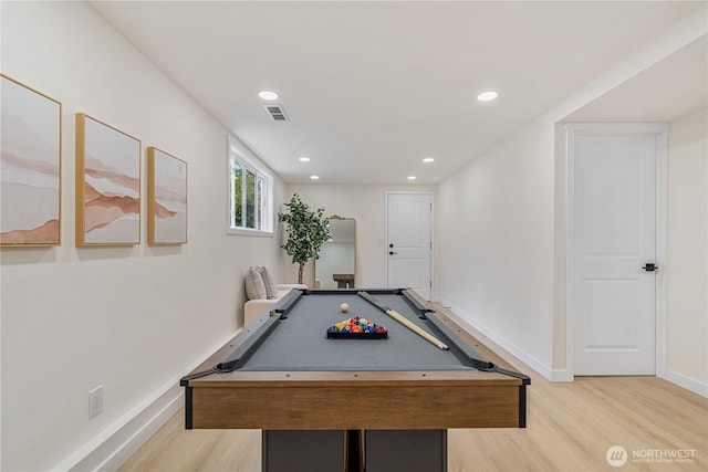 rec room with billiards, visible vents, baseboards, light wood-style floors, and recessed lighting