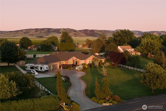 2961 Kendall Rd, Walla Walla, WA 99362 - aerial view at dusk of a mountain view