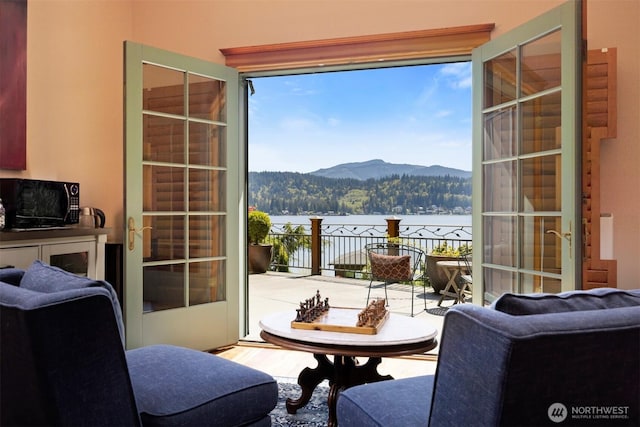 2141 Northshore Rd, Bellingham, WA 98226 - interior space with a water and mountain view