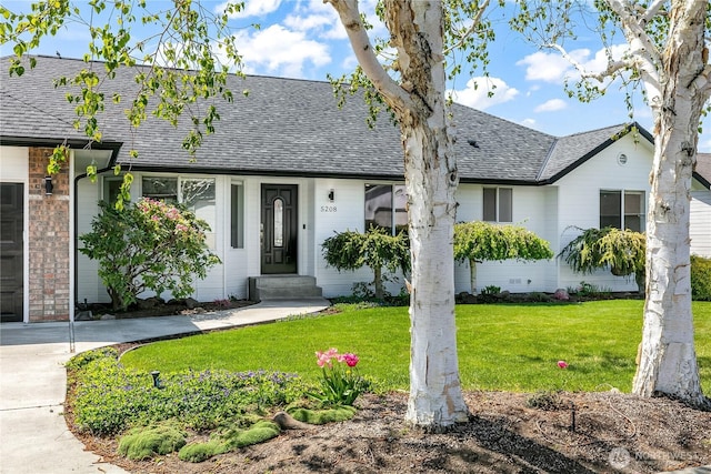 5208 Tumac Dr, Yakima, WA 98901 - single story home with a shingled roof and a front lawn