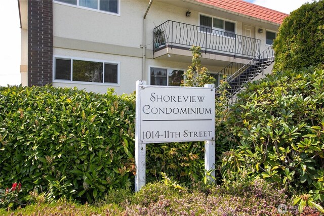 view of community / neighborhood sign