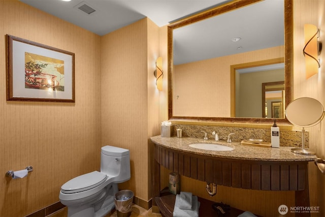 3600 Suncadia Trl Unit 3020, Cle Elum, WA 98922 - bathroom with visible vents, a sink, and toilet