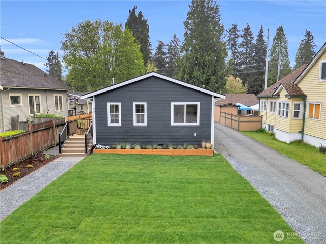 7822 Beverly Blvd Unit B, Everett, WA 98203 - view of front of home with asphalt driveway