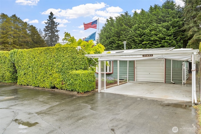 view of detached garage