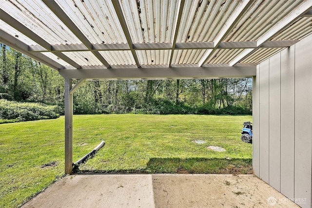 view of yard with a patio