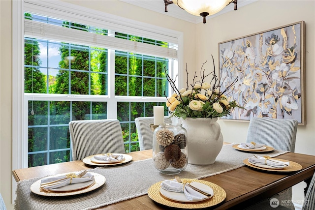 1823 Richards Rd, Bellevue, WA 98005 - dining space with ornamental molding
