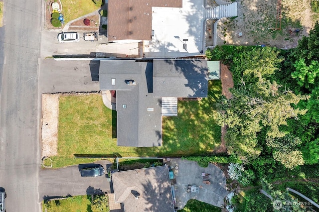 aerial view of property and surrounding area