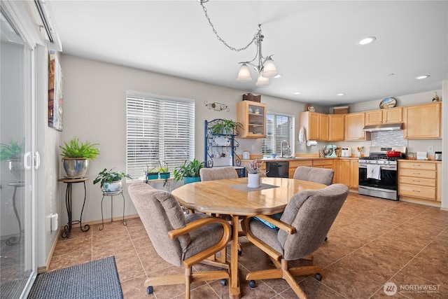1810 Johnson Ave, Dupont, WA 98327 - dining room featuring an inviting chandelier, recessed lighting, and light tile patterned flooring