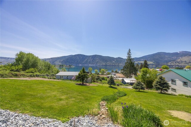 241 Lakeshore Dr, Manson, WA 98831