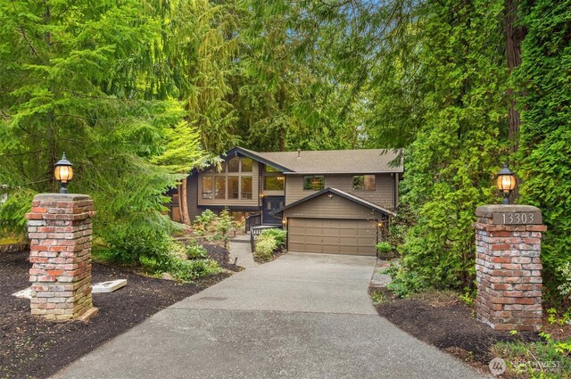 view of front of home with driveway