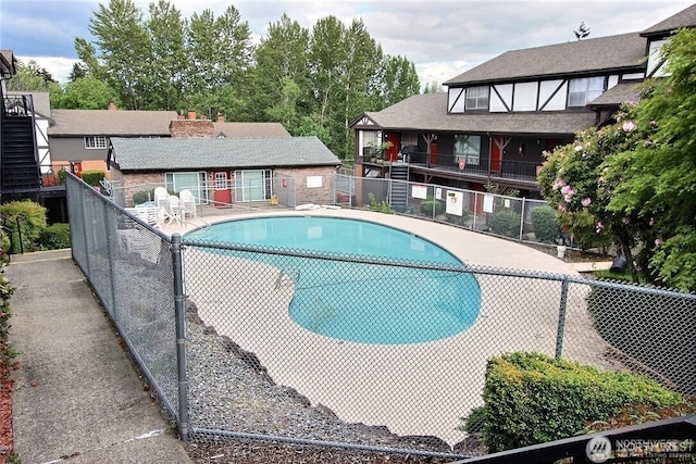 3425 S 176th St Unit 227, Seatac, WA 98188 - community pool featuring fence