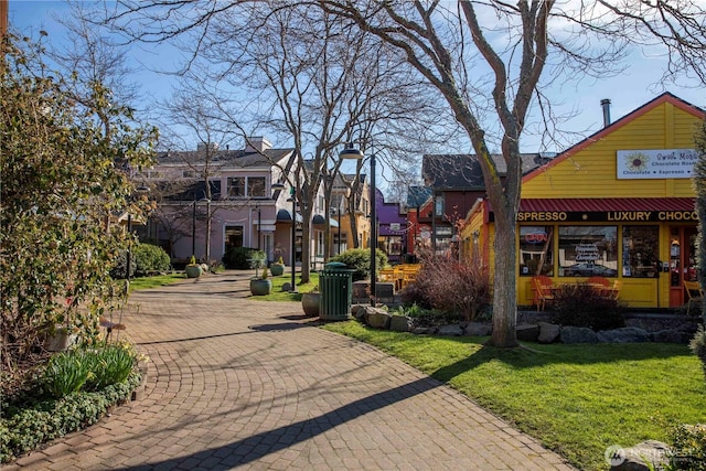 500 Creekside Ter Unit 101, Langley, WA 98260 - view of property's community with a lawn