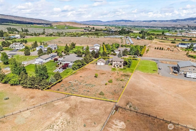 300 Range View Rd, Ellensburg, WA 98926 - aerial overview of property's location featuring property boundaries highlighted and mountains