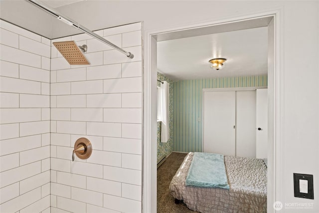 177 Salmon Creek Rd, Okanogan, WA 98840 - bathroom with a tile shower and wallpapered walls