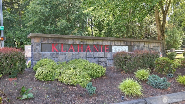25025 SE Klahanie Blvd Unit L104, Sammamish, WA 98029 - view of community sign