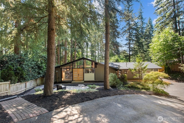 18265 47th Pl NE, Lake Forest Park, WA 98155 - mid-century home with french doors