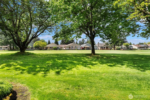 2506 SE Baypoint Dr Unit L45, Vancouver, WA 98683 - view of yard with a residential view