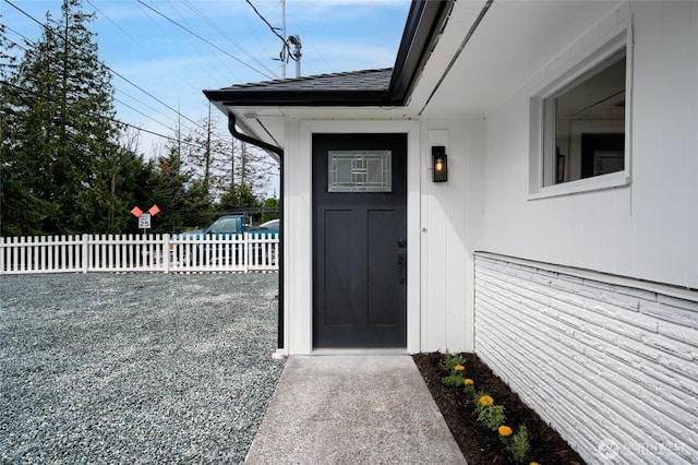 5310 Sunset Ave, Anacortes, WA 98221 - entrance to property featuring a shingled roof
