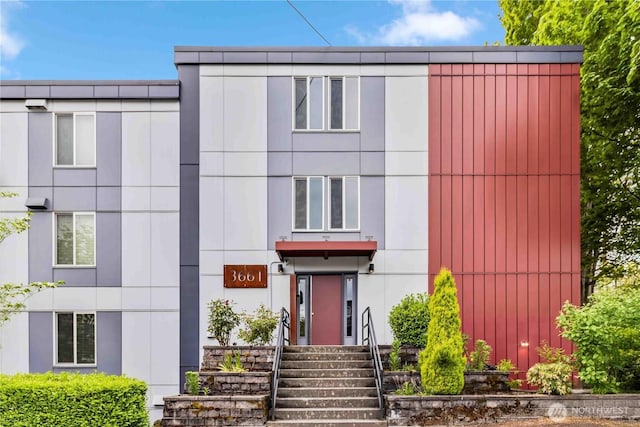 3661 Phinney Ave N Unit 208, Seattle, WA 98103 - view of front of property featuring stucco siding