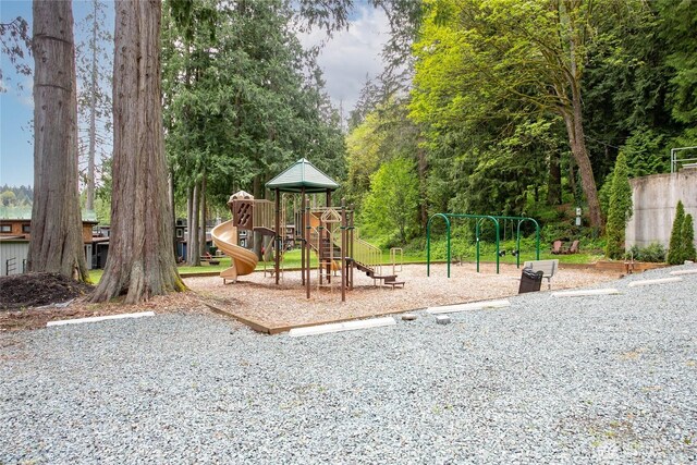 990 S Lake Whatcom Blvd Unit 9, Sedro Woolley, WA 98284 - view of communal playground