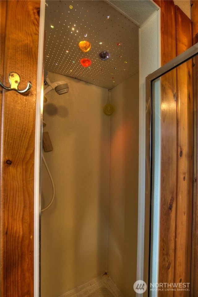 420W Lough Ln, Westport, WA 98595 - room details with a shower