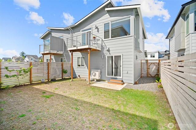 4818 Springside St, Bellingham, WA 98226 - rear view of property featuring a balcony and a fenced backyard