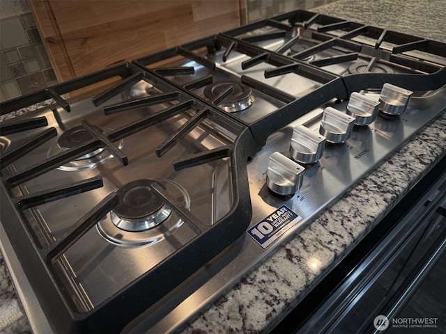 118 Woodview Ln, Napavine, WA 98596 - room details with backsplash and range