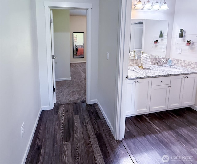 118 Woodview Ln, Napavine, WA 98596 - bathroom with baseboards, wood finished floors, and vanity