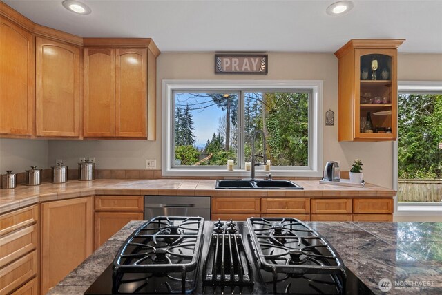 6211 116th Ave NE, Kirkland, WA 98033 - kitchen featuring a sink, stainless steel dishwasher, black gas cooktop, glass insert cabinets, and recessed lighting
