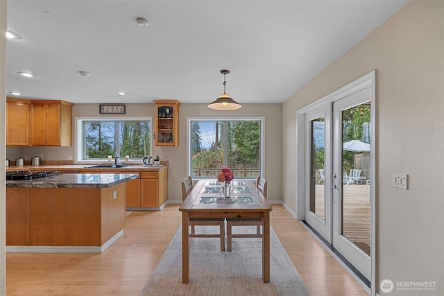 6211 116th Ave NE, Kirkland, WA 98033 - dining room featuring light wood-style floors, baseboards, and recessed lighting