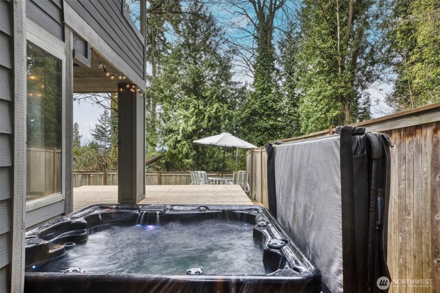6211 116th Ave NE, Kirkland, WA 98033 - wooden deck featuring a hot tub