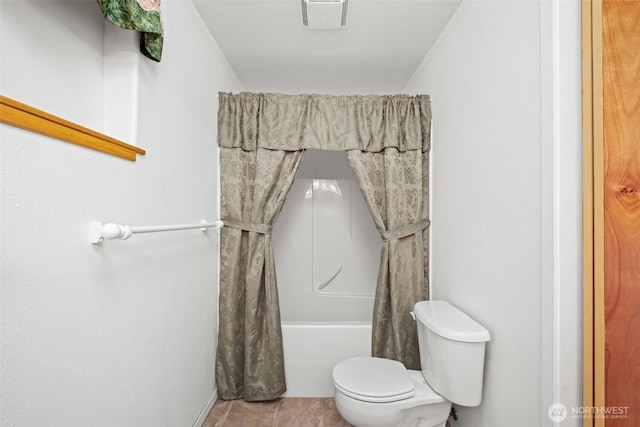 bathroom with visible vents, shower / tub combo with curtain, tile patterned flooring, and toilet
