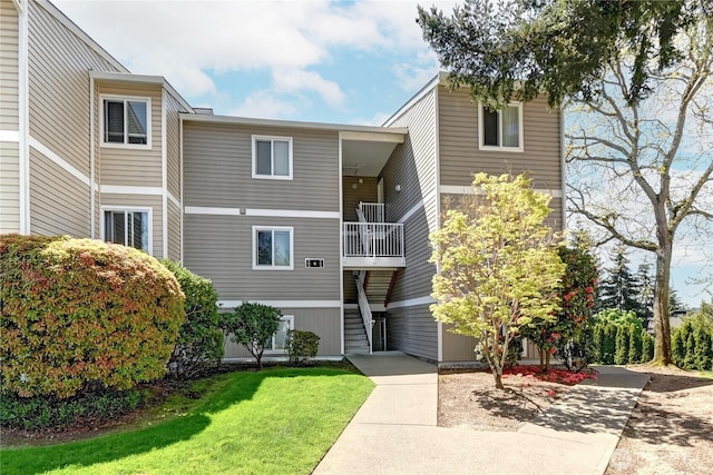 12429 NE 130th Ct Unit G201, Kirkland, WA 98034 - view of building exterior featuring stairway