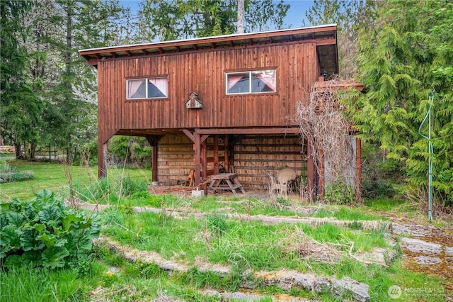 view of outbuilding