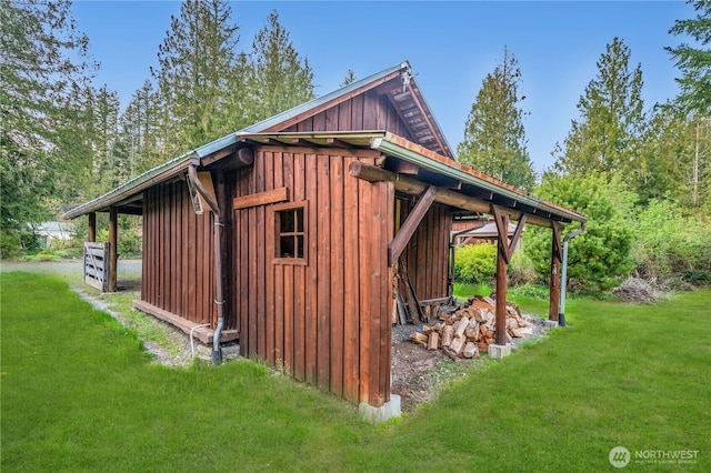 view of outbuilding