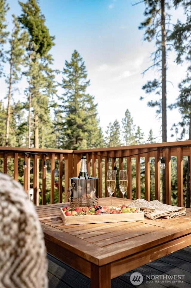41 Hawkeye, Ronald, WA 98940 - wooden deck featuring outdoor dining space
