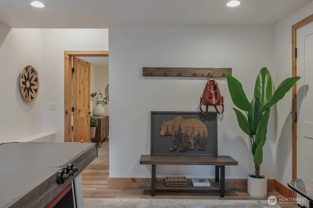41 Hawkeye, Ronald, WA 98940 - hall with light wood-style floors and recessed lighting
