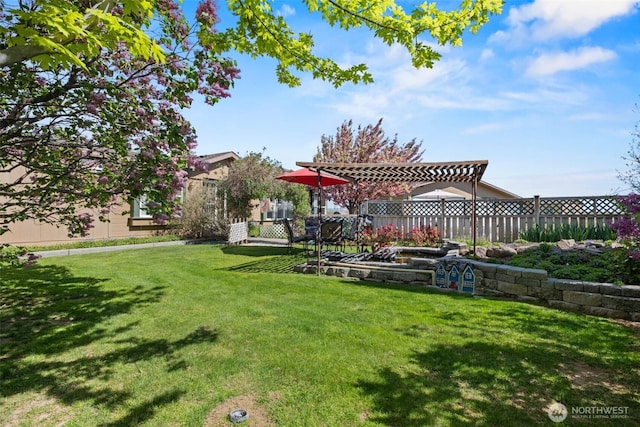 view of yard featuring fence