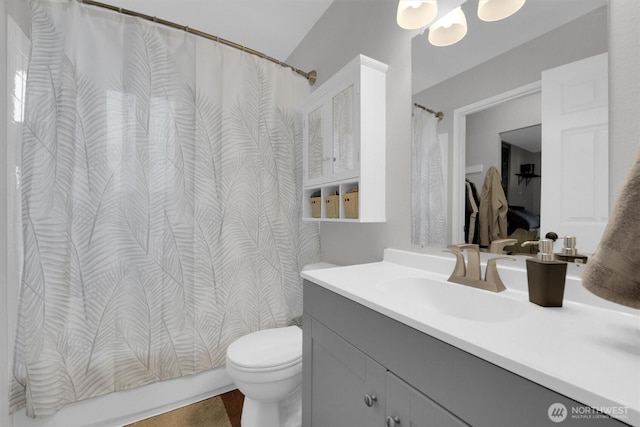1718 33rd St SE, Auburn, WA 98002 - full bath featuring vanity, toilet, and shower / bath combination with curtain