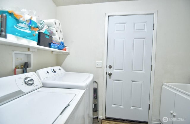 117 Hewitt Rd, Chehalis, WA 98532 - washroom with laundry area and washing machine and dryer