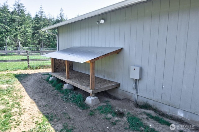 117 Hewitt Rd, Chehalis, WA 98532 - details featuring fence